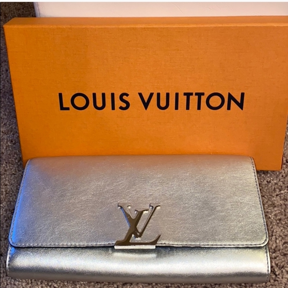 Louis Vuitton Clutch